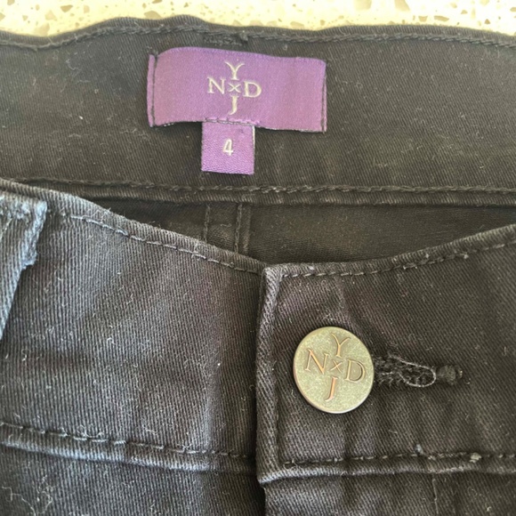 NYDJ Black Cotton Bermuda Shorts | Size: 4 - Picture 2 of 15